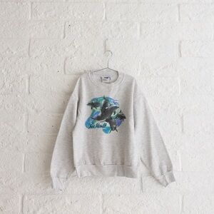 Vintage Lee - Gray Seaworld Dolphin Print Sweatshirt - Youth Medium